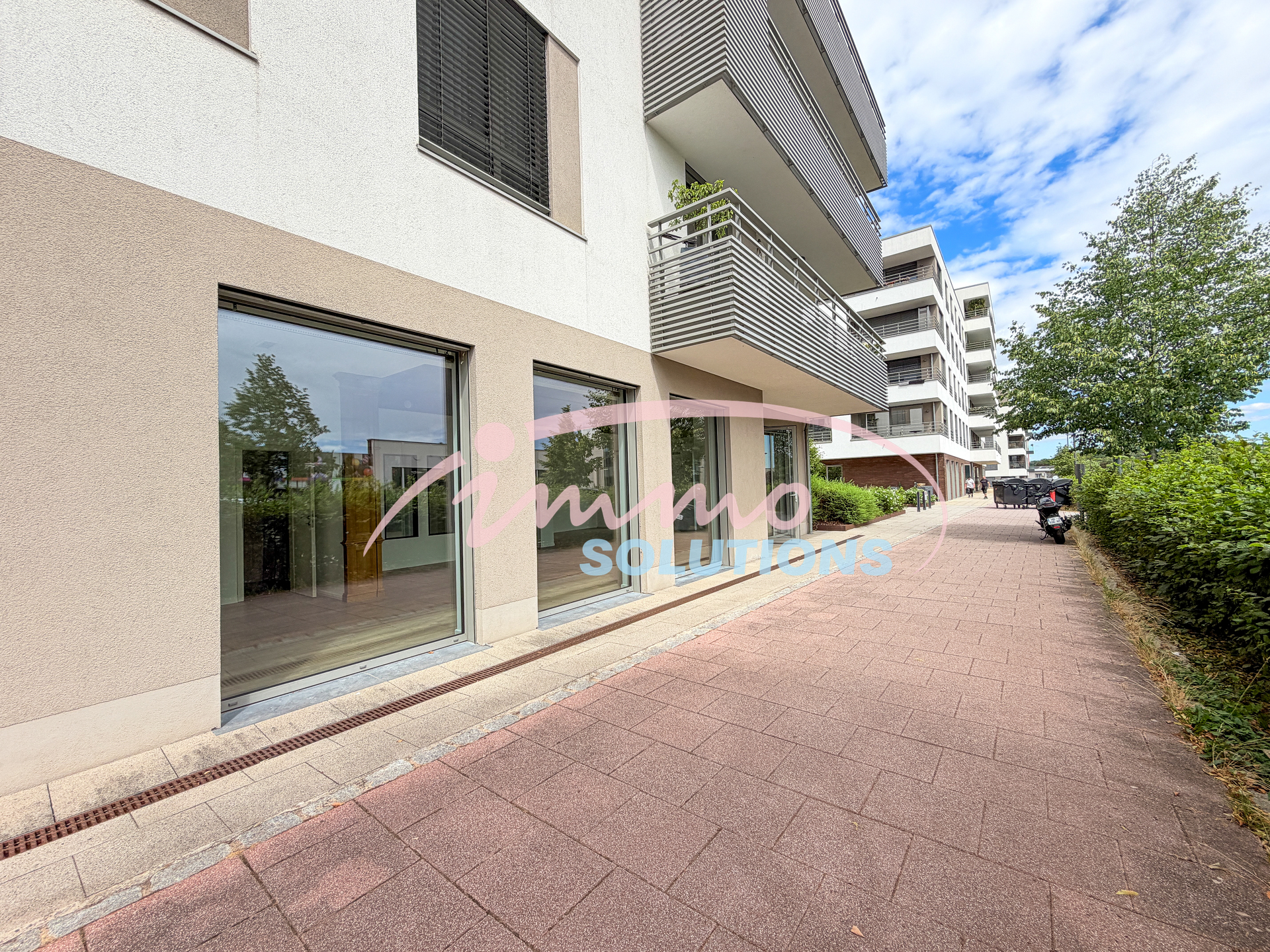 Commerce — Bertrange · 98 m² - photo 3