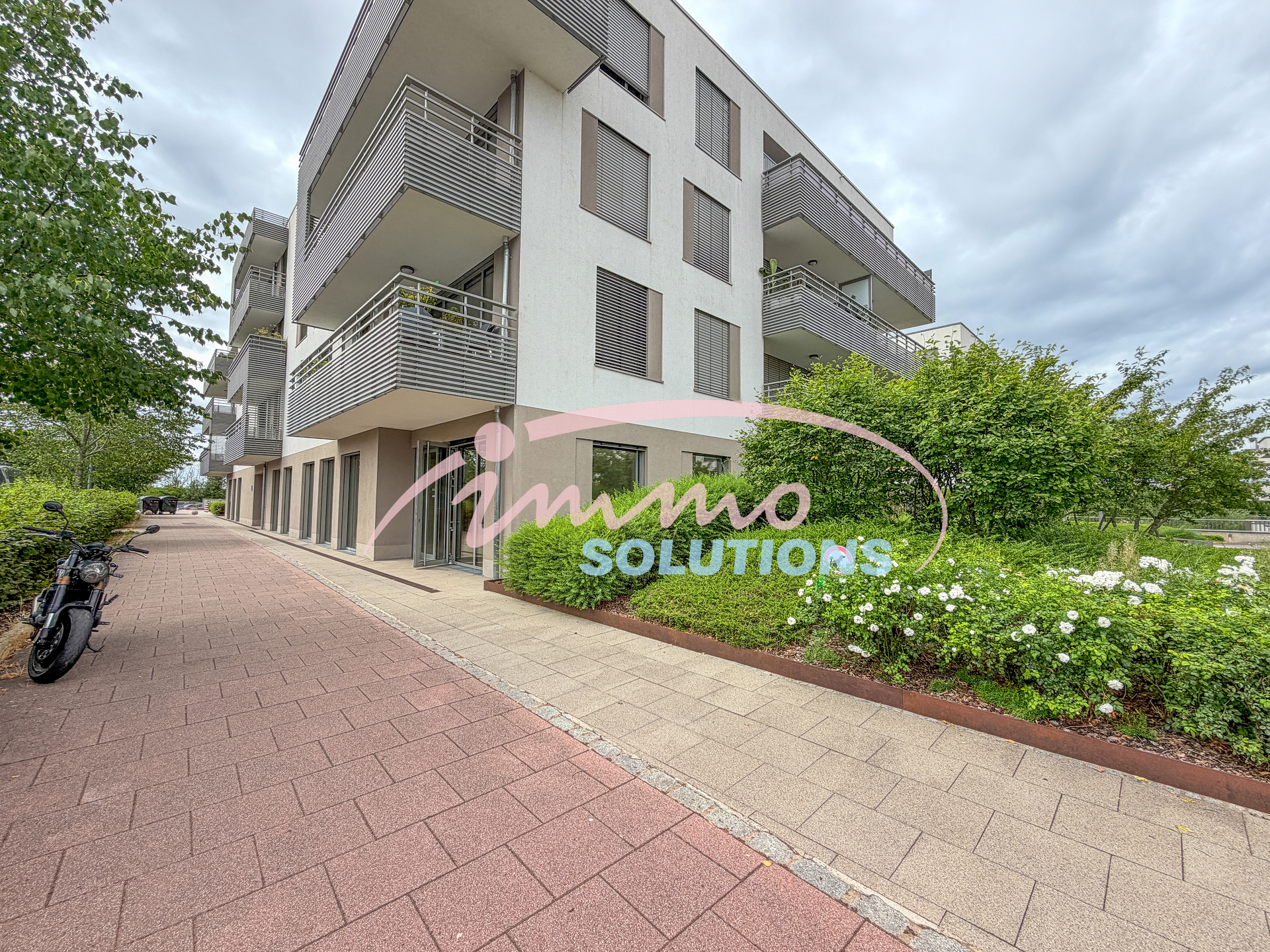 Commerce — Bertrange · 98 m² - photo 4