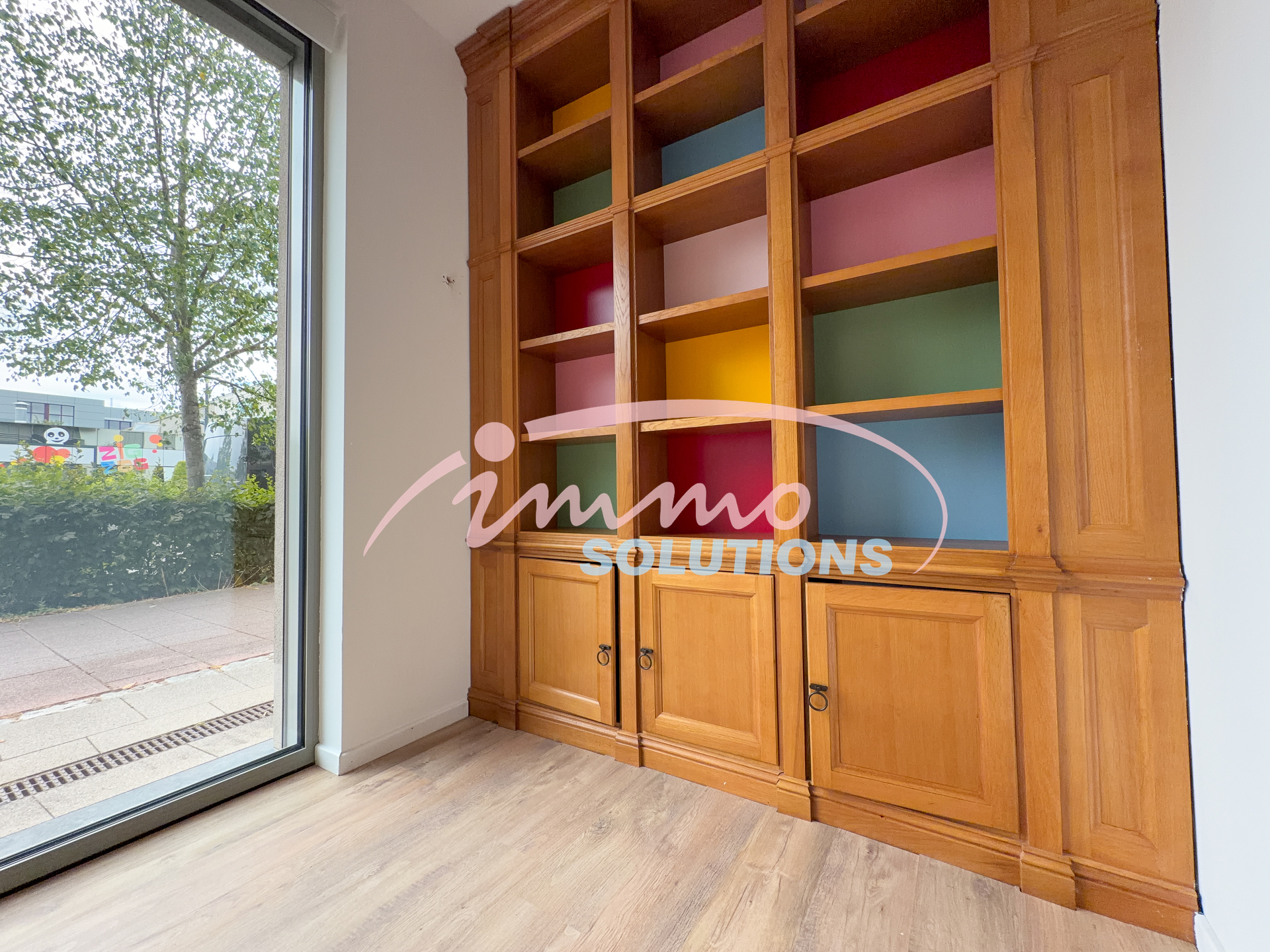 Commerce — Bertrange · 98 m² - photo 14
