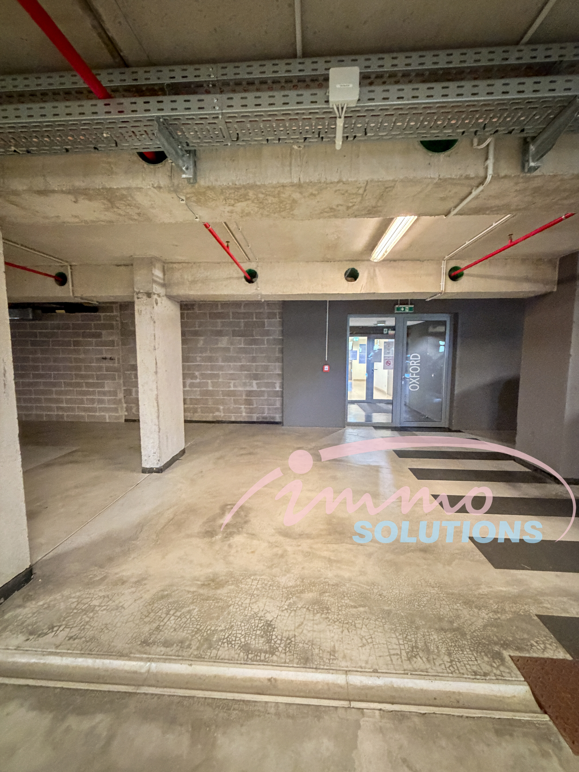 Commerce — Bertrange · 98 m² - photo 17