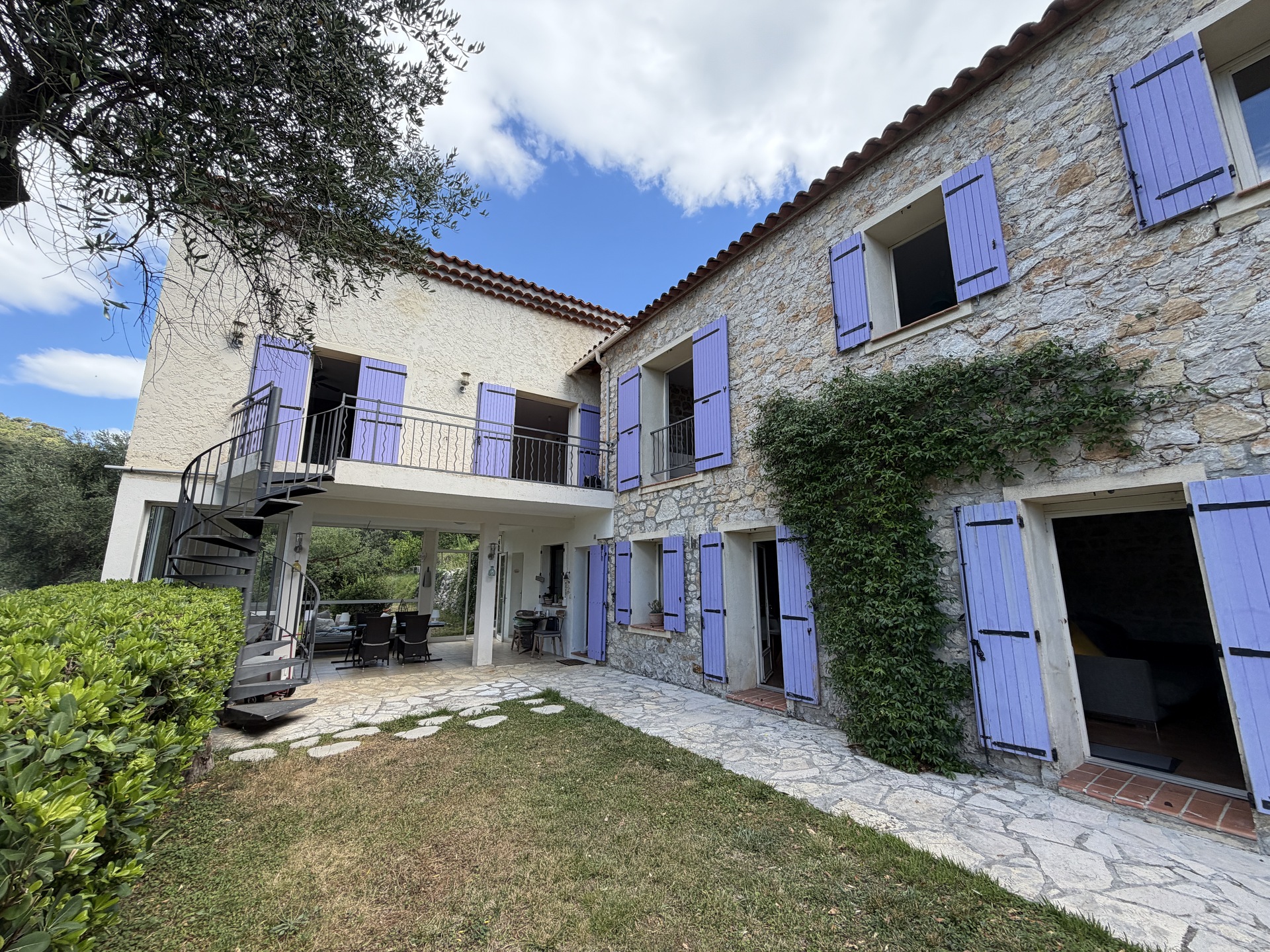 Maison — Menton · 200 m² - photo 3